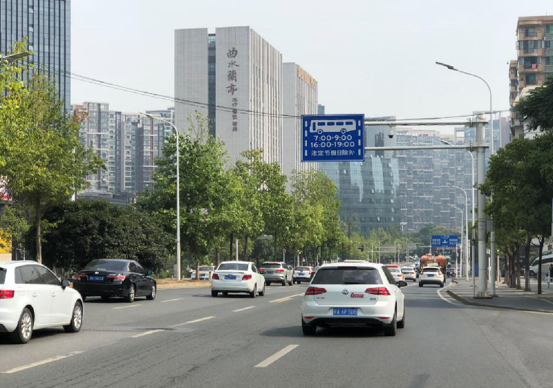 武汉市公安局交通管理局政府10件实事公交专用道